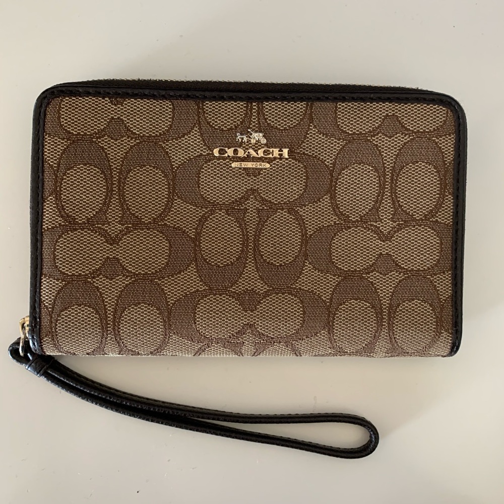 Coach wristlet perfect condition!